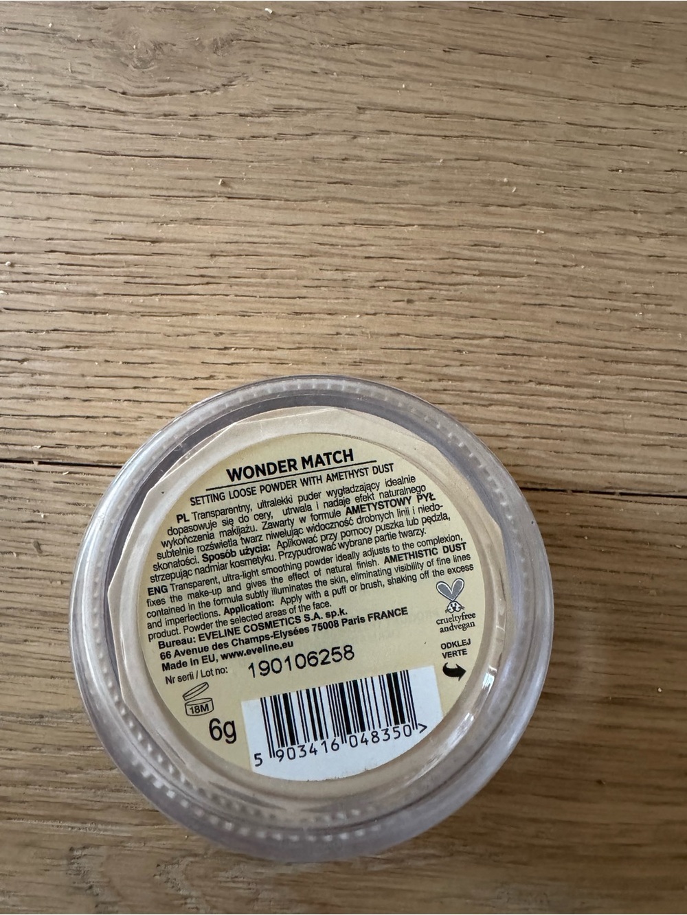 Wonder Match Translucent Loose Setting Powder - Picture 4 of 4